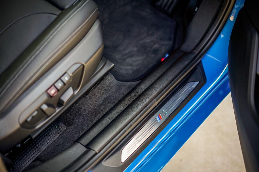 Детали интерьера BMW X1 sDrive20i M Sport 2019 года  (MY) (фото 9 из 23)